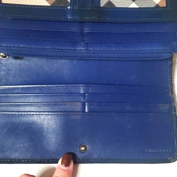 Burberry navy patten leather and canvas signature wallet. - Picture 13 of 13